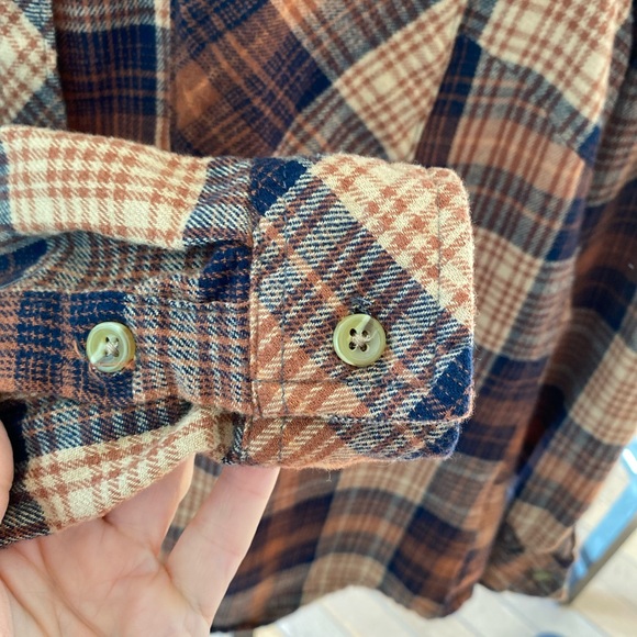 EUC Victory Outfitters Plaid Button-Up flannel Shirt - Picture 4 of 14